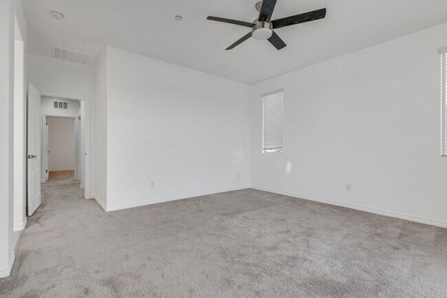 Building Photo - Welcome to your dream home located in the prestigious guard-gated community of Tuscany in Henderson!