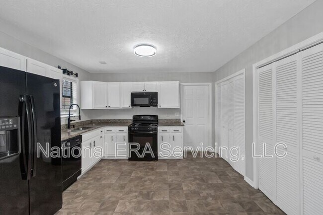 Building Photo - 321 Summerwood Ln