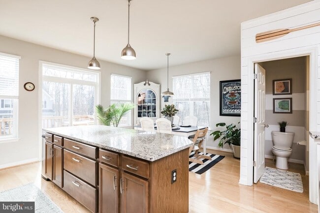 Building Photo - 111 Notions Ct