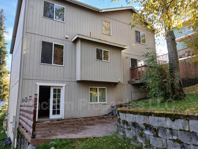 Building Photo - 8720 Geirinhas Pl