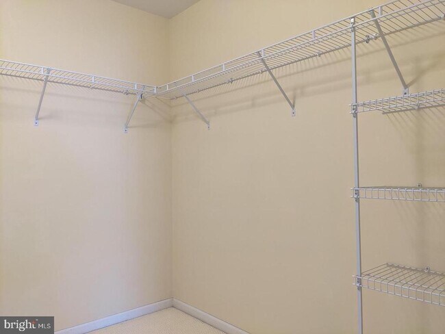 Building Photo - 252 Brinley Dr