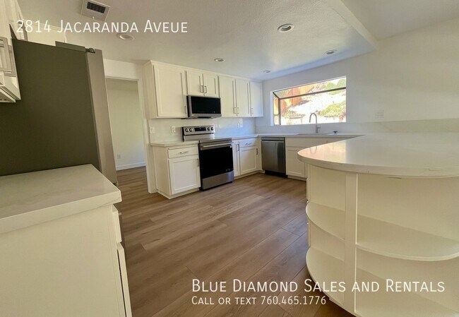 Building Photo - 2814 Jacaranda Ave