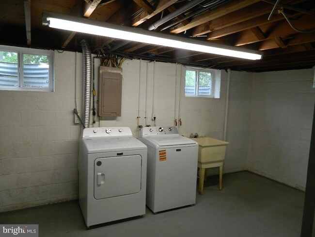 Building Photo - 41665 Tudor Hall Rd