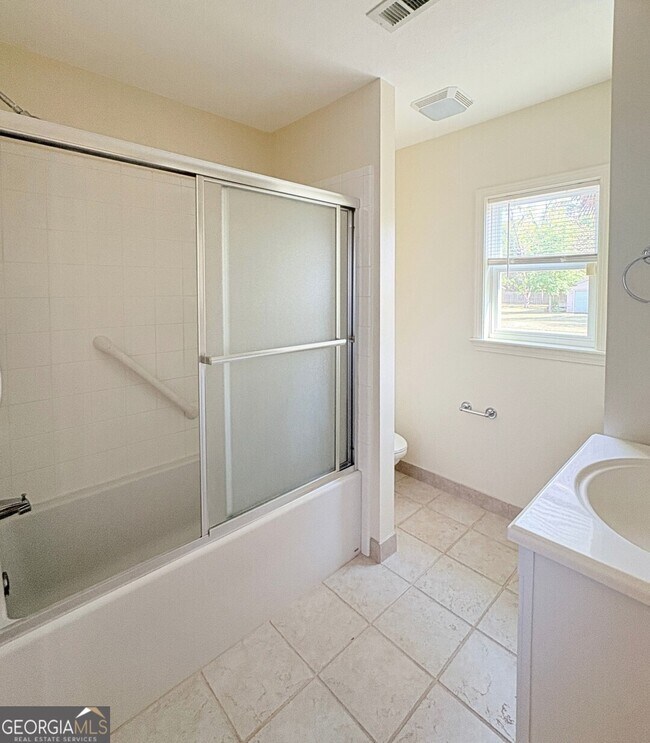 Building Photo - 600 Margaret St