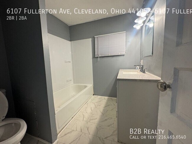 Building Photo - 6107 Fullerton Ave