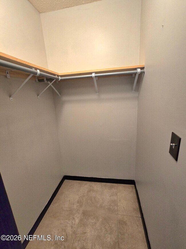 Building Photo - 6931 Cane Grass Ln E