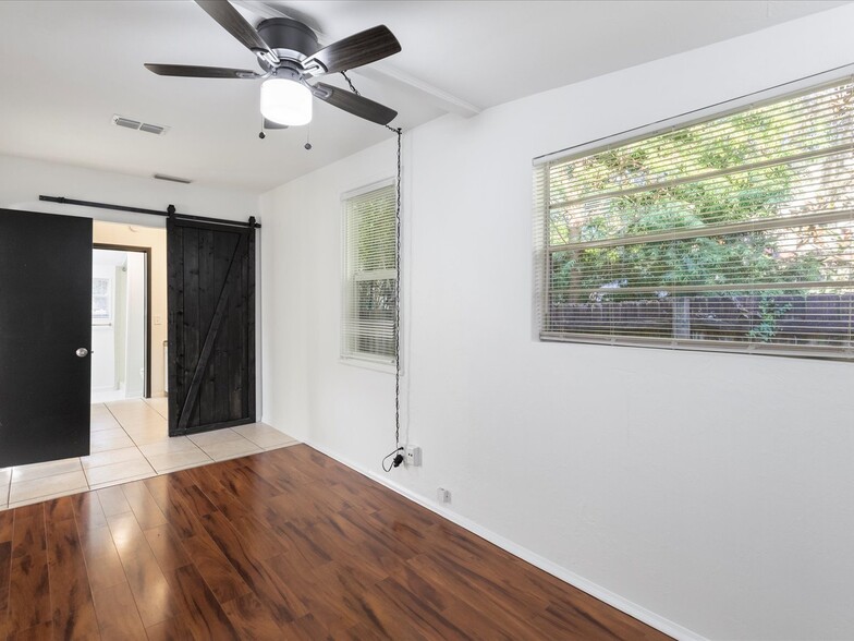 Building Photo - 237 Emory Plz