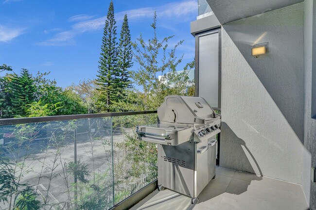 Building Photo - 9356 Bay Harbor Terrace