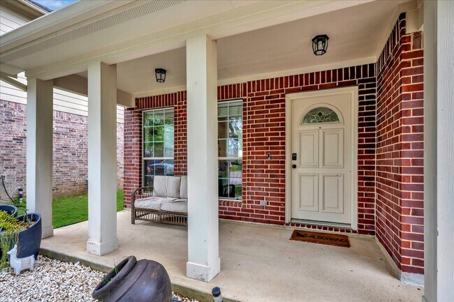 Building Photo - 4026 Bentwood Dr