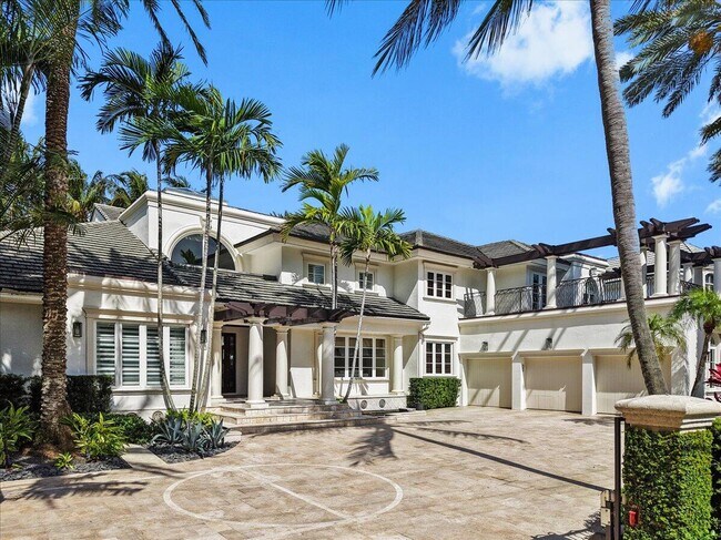 Building Photo - 1313 E Lake Dr