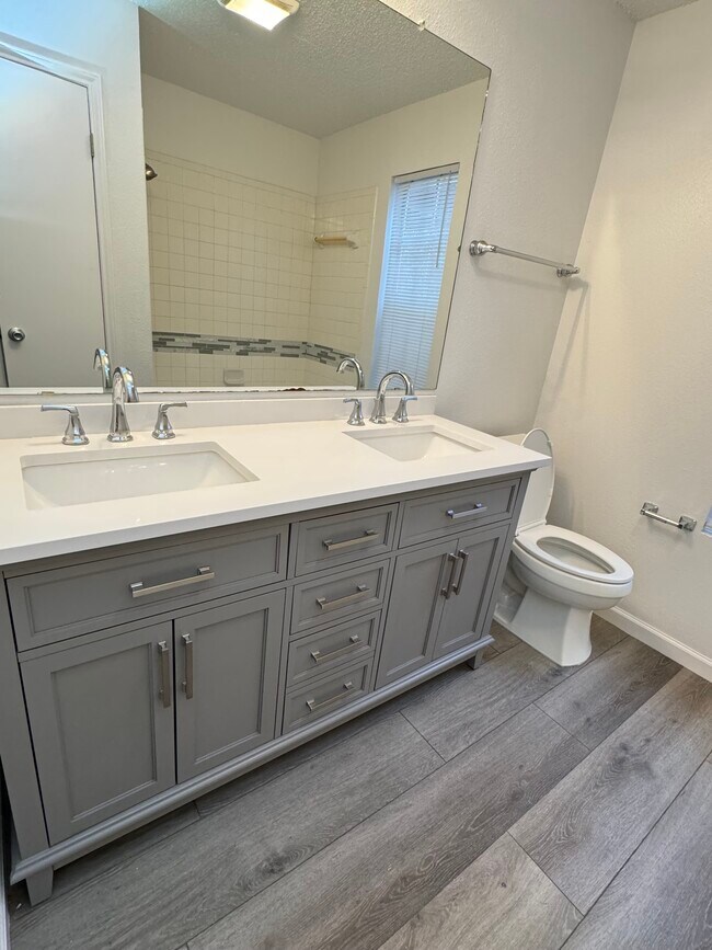 Building Photo - 4204 Duval Rd