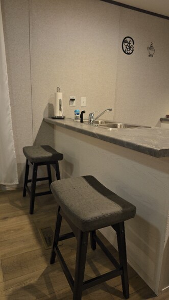 Building Photo - 5928 Pit Rd