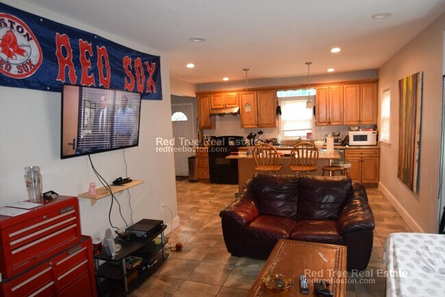 Building Photo - 34 Long Ave