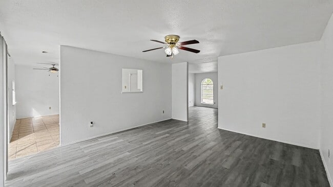 Building Photo - 130 Astoria Dr