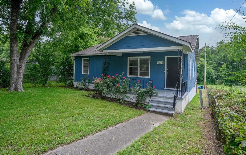 Building Photo - 2033 E Lake Blvd