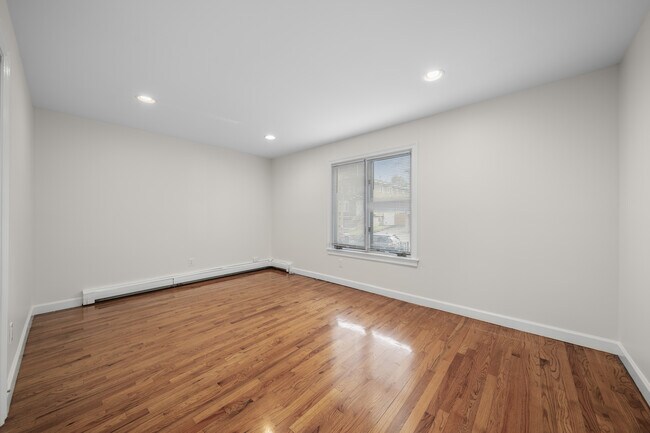 Building Photo - 9 Sterling Pl