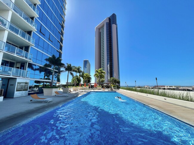 Building Photo - 555 South St