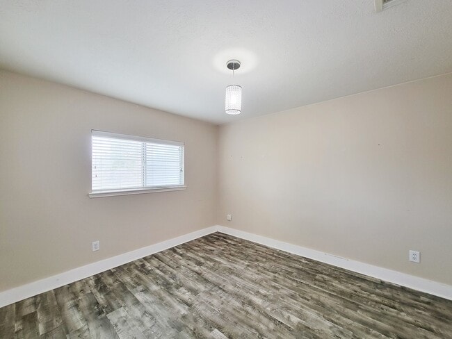 Building Photo - 714 Yawl Ct