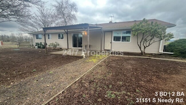 Building Photo - Country Living in Canby - 3 BD | 2 BA Home