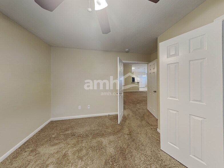 Building Photo - 30611 S Sulphur Creek Dr
