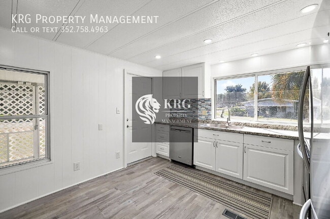 Building Photo - 1001 Nell Way