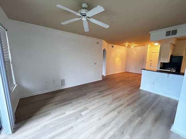 Building Photo - 2/2 Condo in the Gated Community of Villa ...