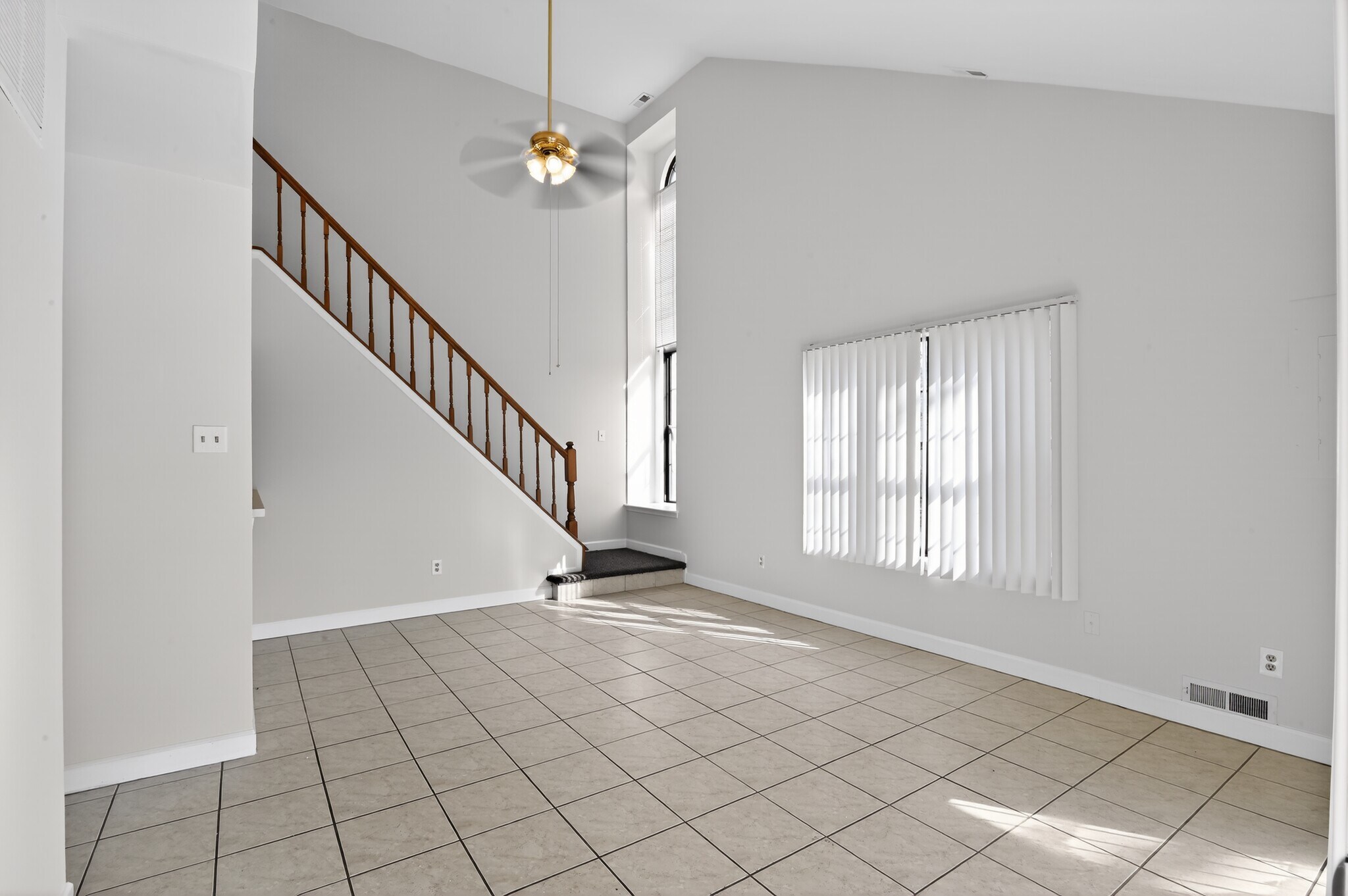 Building Photo - 2701 Canyon Ct