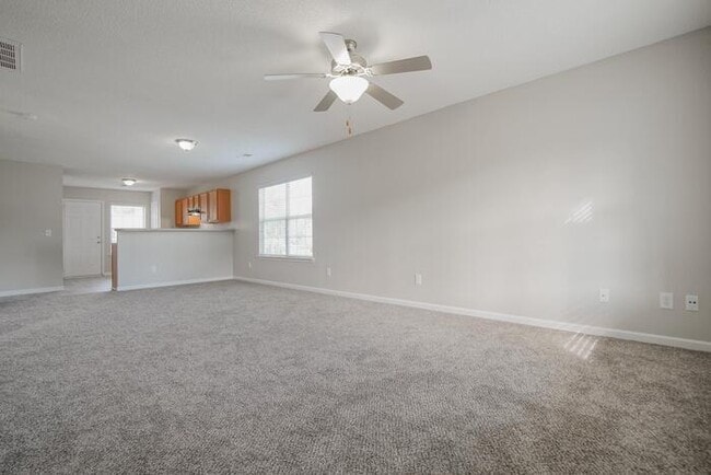 Building Photo - 402 Wincrest Ln