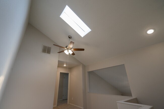 Building Photo - 2 Bedroom & 2 Bath Available in St. George!