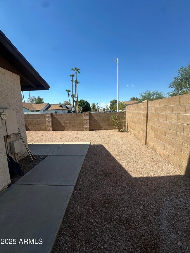 Building Photo - 8691 E Latham St