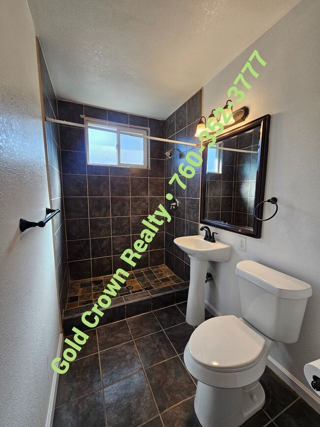 Building Photo - Calexico Home for Rent -photos coming soon