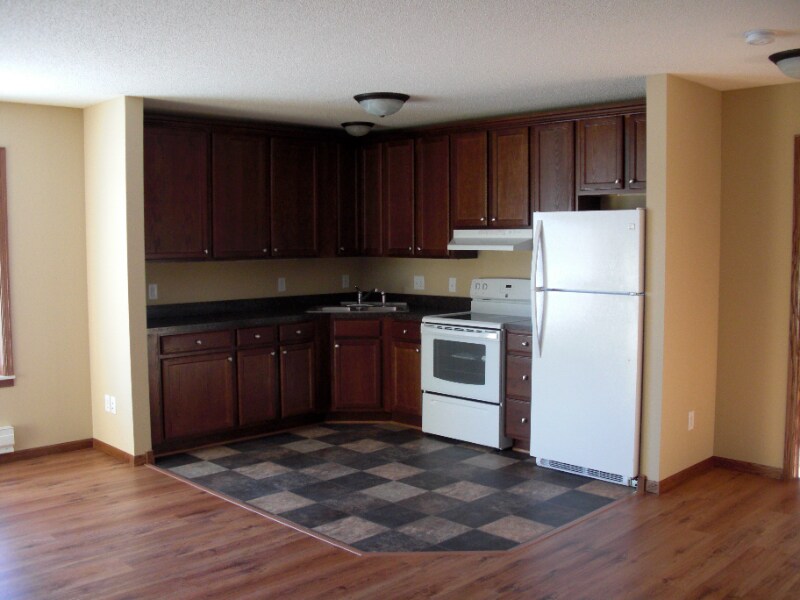 Building Photo - 355 Horseshoe Dr