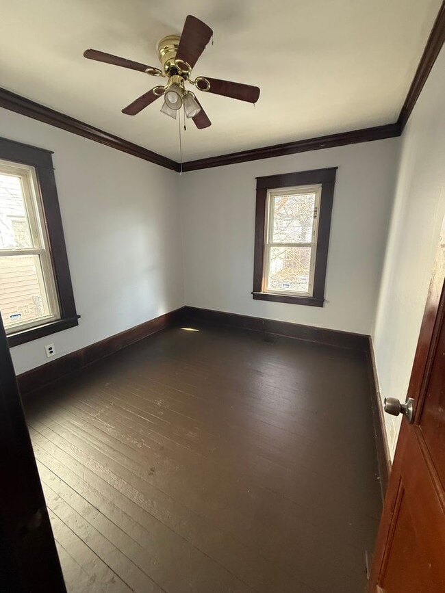 Building Photo - 3bd Single Garfield Hts Section 8