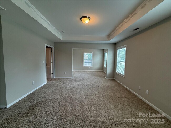 Building Photo - 106 E Americana Dr