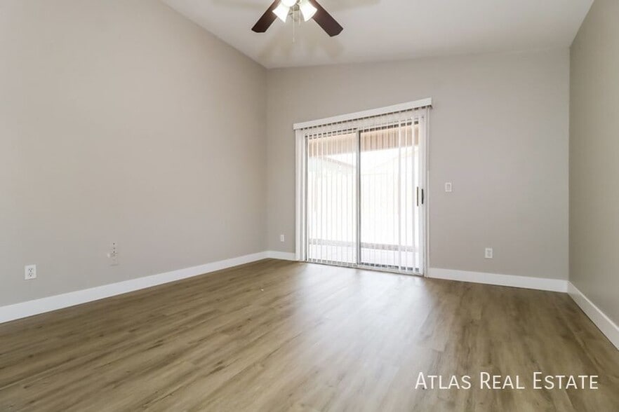 Building Photo - 12038 W Corrine Dr