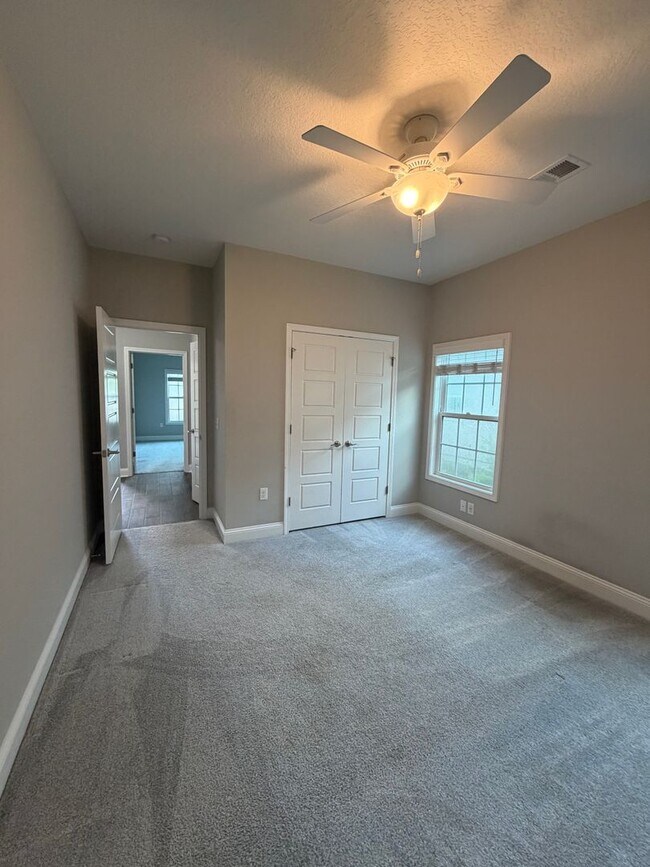 Building Photo - 158 The Villas Wy