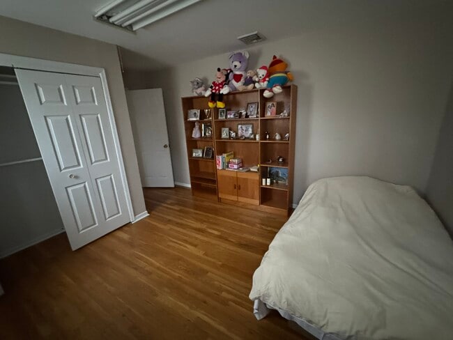 Building Photo - 5 Glenn Dr