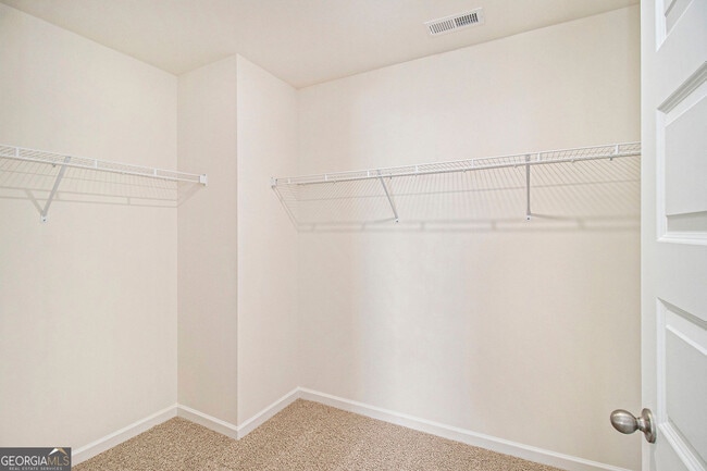 Building Photo - 568 Whitman Ln