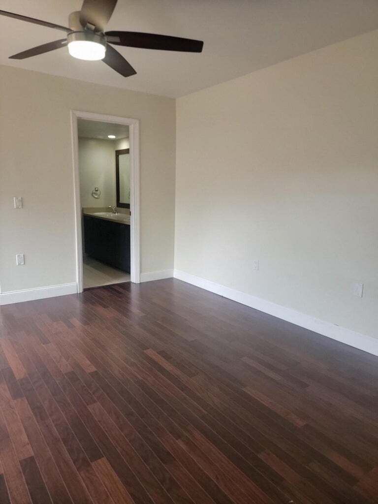 Building Photo - 727 7th Way