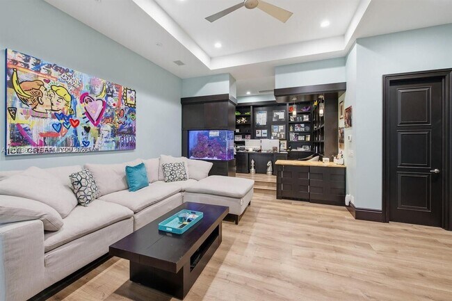 Building Photo - 720 Isle of Palms Dr