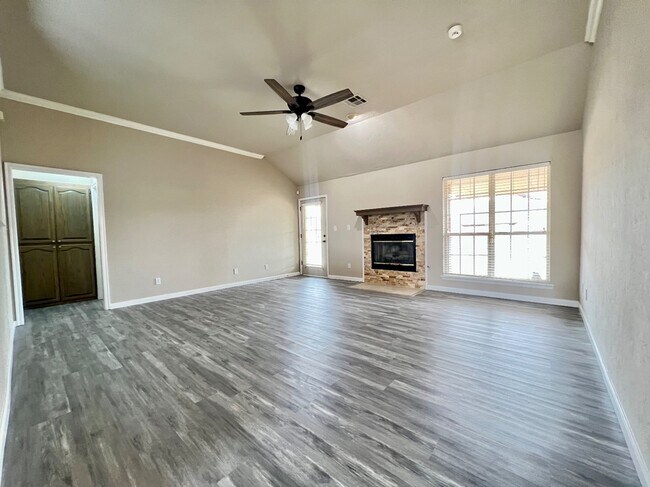 Building Photo - 624 Vickery Ave