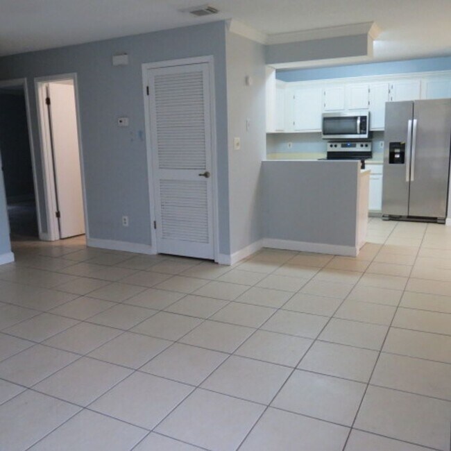 Building Photo - 2/2 Altamonte Springs Duplex