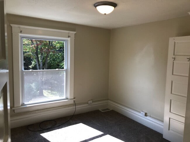 Building Photo - 3 Bed 1.5 Bath Single Family Home for Rent in Butler, PA