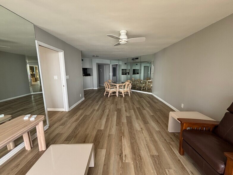 Building Photo - 9500 S Ocean Dr