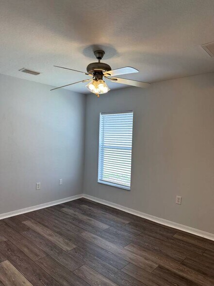 Building Photo - 1535 Heartwellville St NW