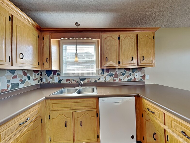 Building Photo - 3498 Torrington Ln