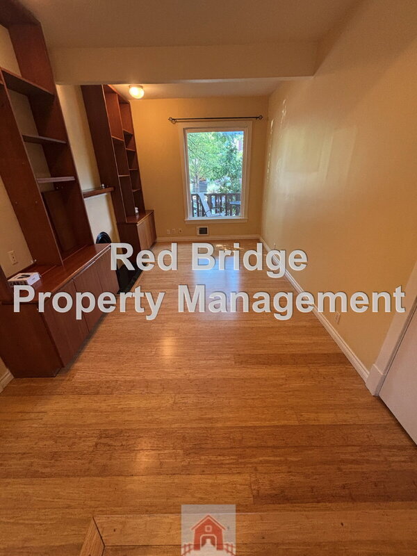 Building Photo - 1327 SE Nehalem St