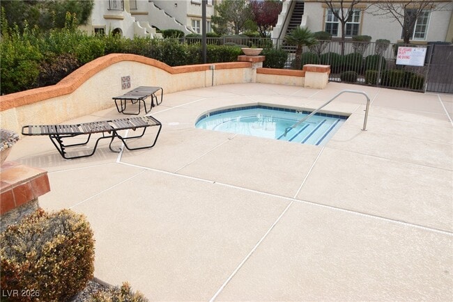 Building Photo - 50 Aura de Blanco St