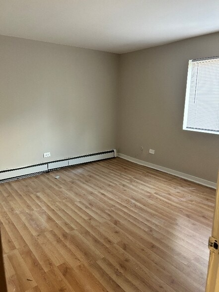 Building Photo - 2208 W Nichols Rd