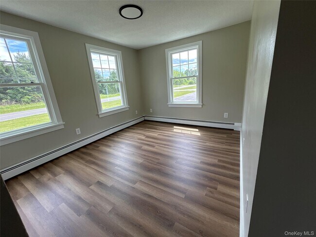 Building Photo - 173 S Amenia Rd